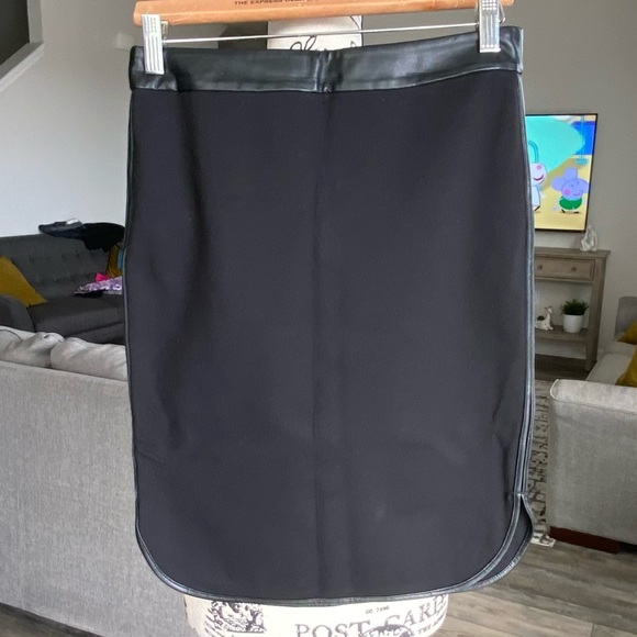 Ann Taylor LOFT Black Scalloped Pencil with Leather Piping Skirt - Picture 3 of 15